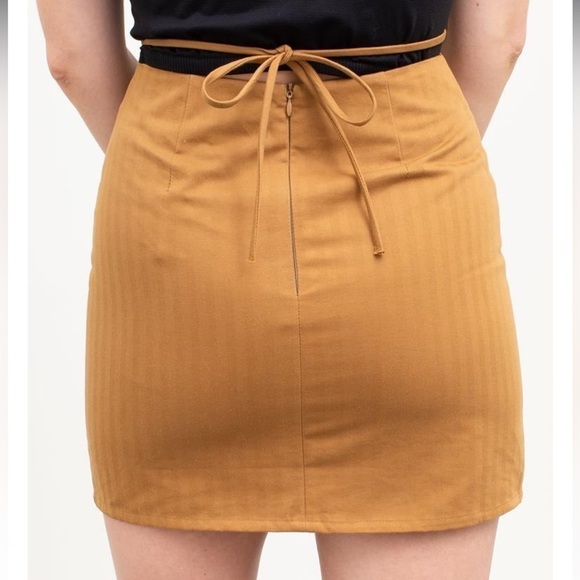 ACOA Waist Strap Mini Skirt - Picture 3 of 6